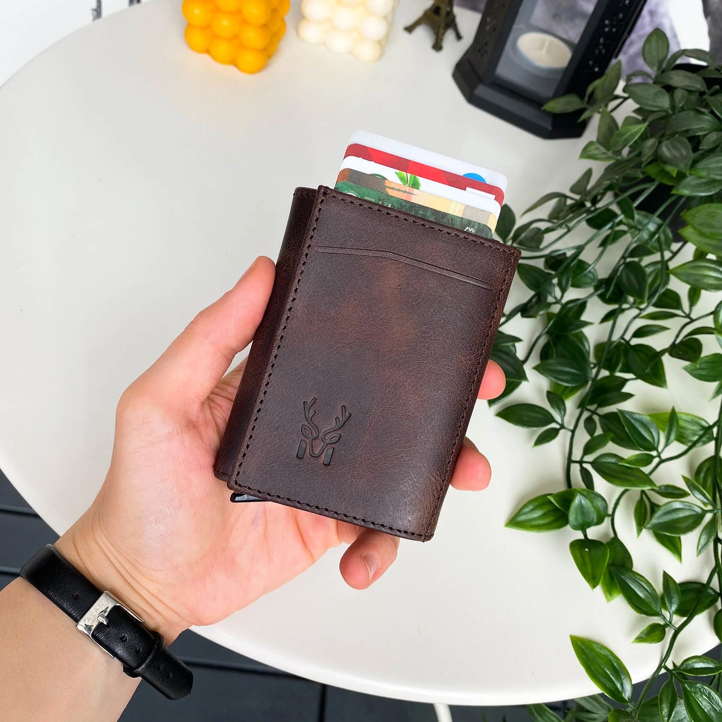 Pescol - Leather Pop-up Wallet